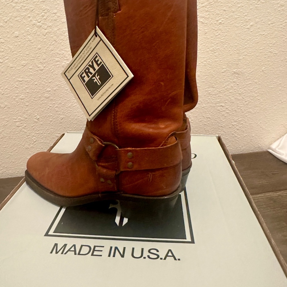 Women’s NWT Frye Harness 12R-WSHOV Cognac 7.5 
width - M